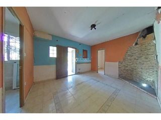 House  Calle riera de massanes. Ocupado oportunidad de inversión