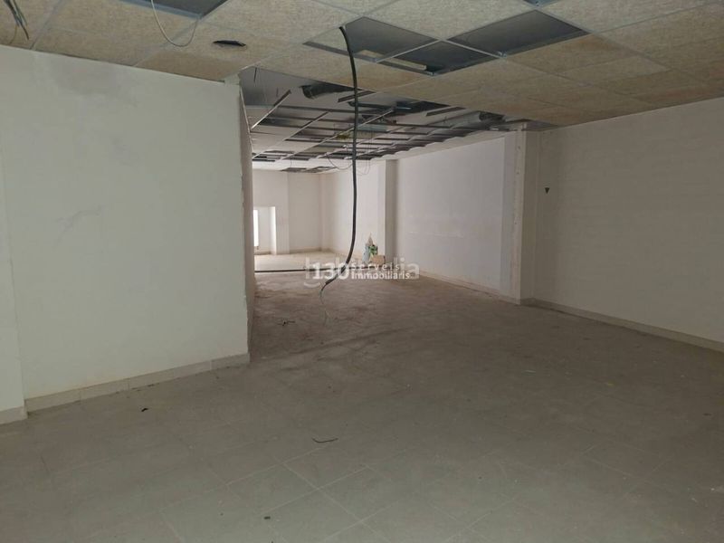 Foto b664a076-b216-488e-87f9-5b6b6f1dbecd. Local comercial a Centre Figueres