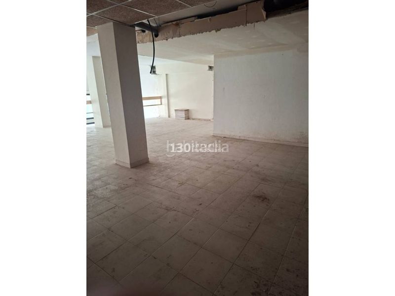 Foto b8a50187-efc3-4fad-8534-602be090aca3. Local comercial a Centre Figueres