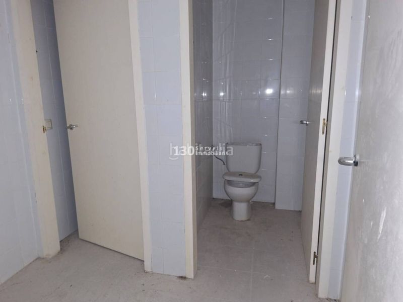 Foto c5c0110b-36e0-4ff8-92af-39d15c635c88. Local comercial a Centre Figueres