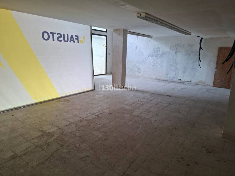 Foto cd83e4ce-86a9-44c0-a2ed-c82efb057f3e. Local comercial a Centre Figueres