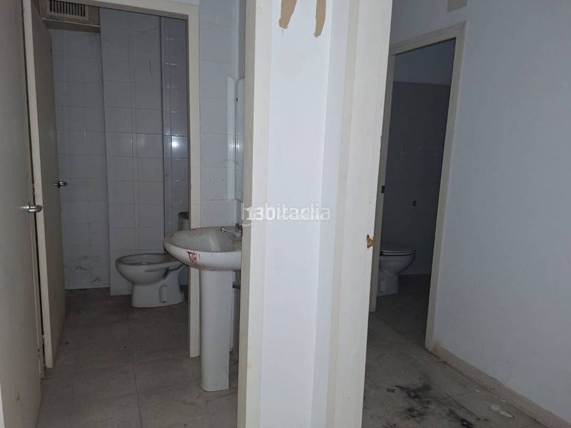 Foto fd08f0fd-972c-414c-a10f-f0ca662c587c. Local comercial a Centre Figueres