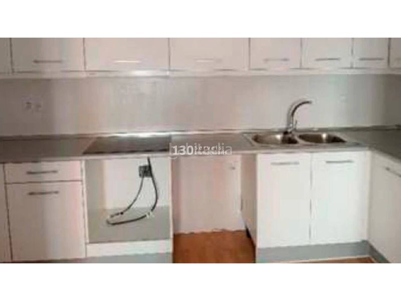 Foto 2fc0d27a-94a3-4bbf-aa29-7e212bd2ba04. Edifici a Castellnou de Seana
