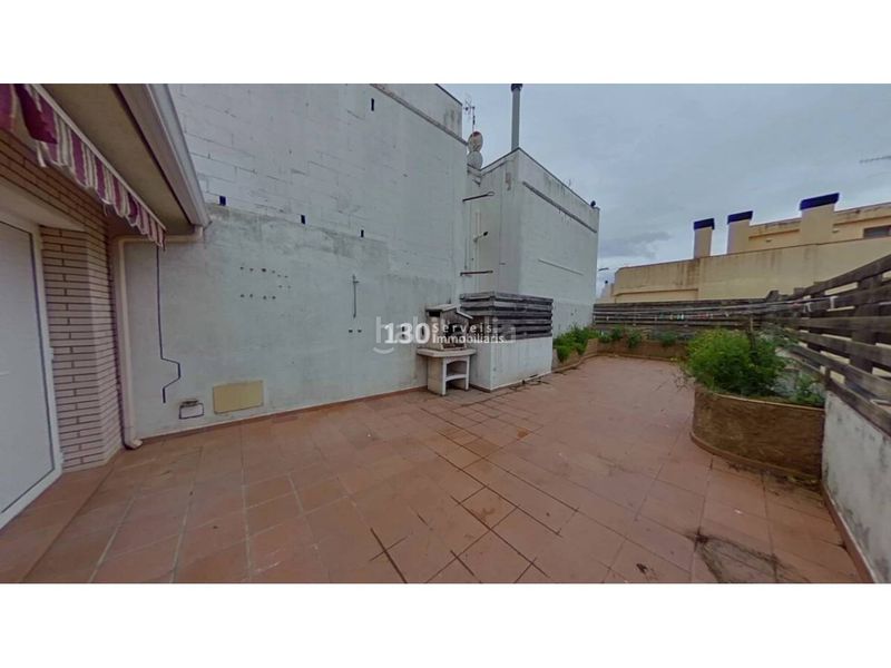 Foto bb9f0915-d69f-4737-87e9-ada631de2a1e. Casa amb aparcament a Centre Blanes