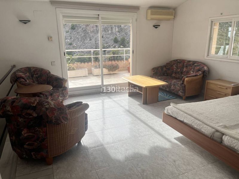 Foto 77e56ba6-9054-488c-83ad-d3fe6ebadb5b. Casa amb aparcament piscina a les botigues de Sitges Sitges