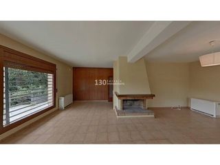 Casa  Calle pirineu. Venta de casa amplia en viladrau