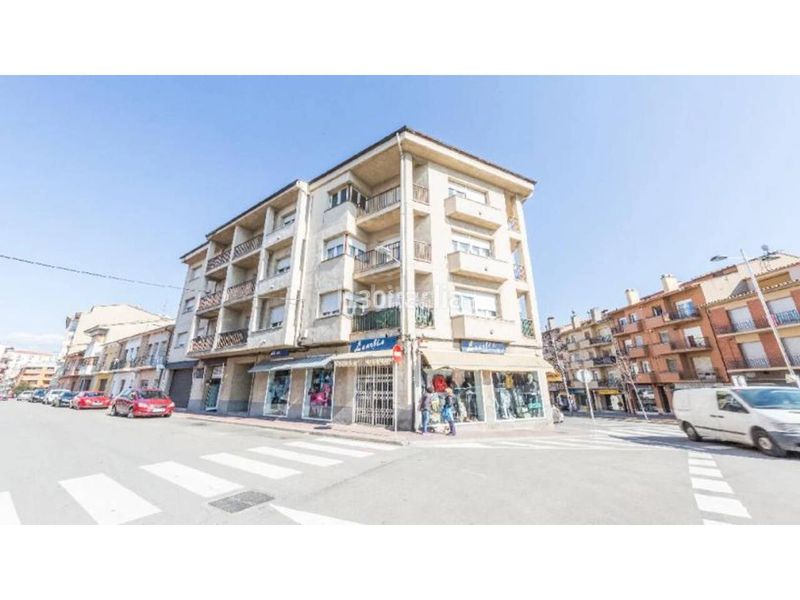 Foto 415682bd-882d-47df-992b-8643d050922d. Aparcament cotxe a Manlleu