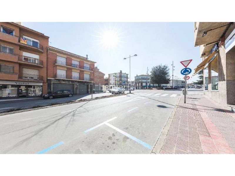 Foto ba52a8ba-dadc-4332-b8a2-7305ae4ea668. Aparcament cotxe a Manlleu