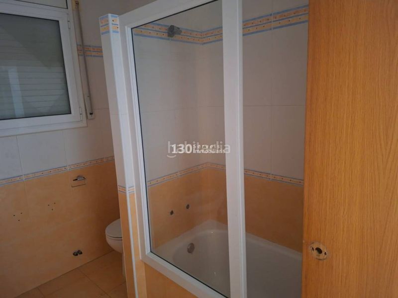 Foto b63851d2-3c62-443f-800d-caa74a558b46. Casa amb aparcament piscina a Fortià