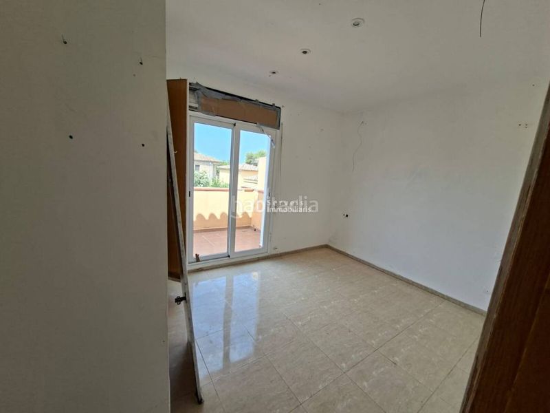 Foto f83e7d6d-a717-49eb-81f8-6f5cc42f5535. Casa amb aparcament piscina a Fortià