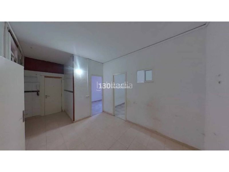 Foto 00df6bdf-0506-49c9-8de9-b212f1287f70. Pis a Raval Barcelona