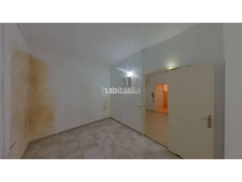 Foto d5ea426c-ad61-460f-a975-bcc0fc92b998. Pis a Raval Barcelona