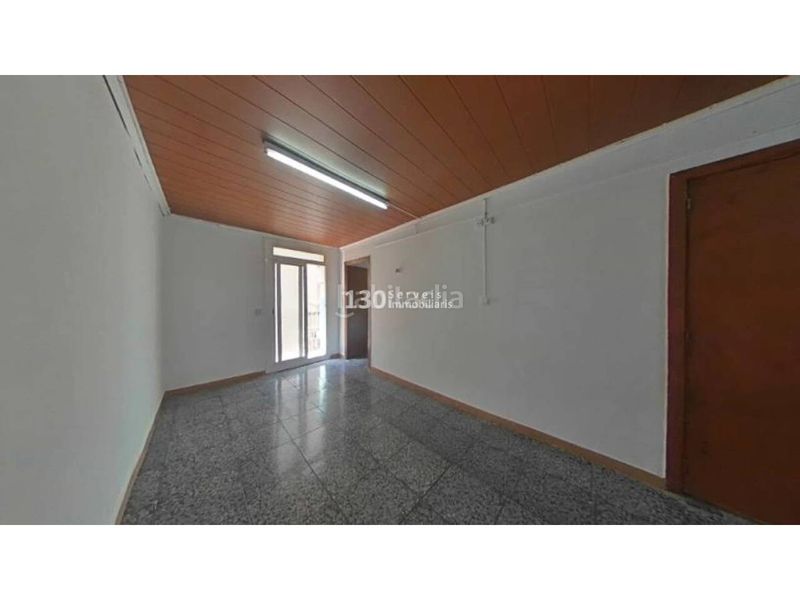 Foto 3efc3409-c5e3-4bc4-a82d-3a53a5e80a69. Pis a Raval Barcelona