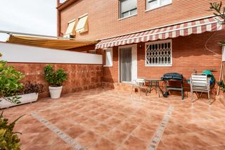 Casa adossada a Torre-roja-Campreciós