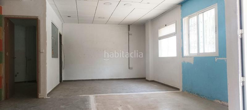 Foto 3ebf1d26-c378-4275-b621-76b31a3c2a8b. Local comercial  frente colegio en Murcia