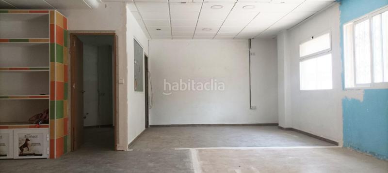 Foto 41df3596-d726-4729-b452-f5b2e6cb5741. Local comercial  frente colegio en Murcia