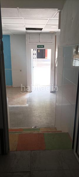 Foto 75846a83-227a-40d1-a7a9-2b1db9c71d2a. Local comercial  frente colegio en Murcia