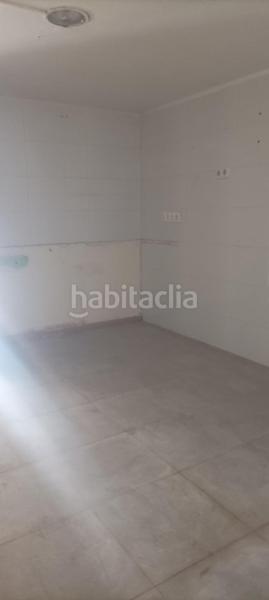 Foto 99ef5d5d-e93f-4e6a-93c1-7b6d29e75d22. Local comercial  frente colegio en Murcia