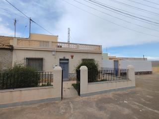 Masia a La Palma. La aparecida  casa con terreno reformada