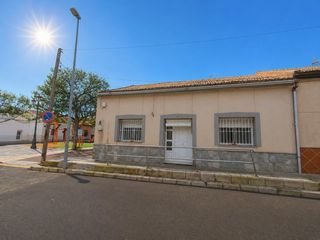 Casa  Calle libertad-llano del beal. Ubicada en llano del beal , una zona tranquila y bien comunicada