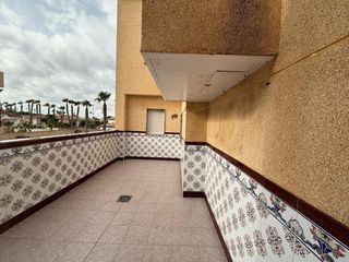 Chalet  Calle de durango. Gran vivienda en los alcazares  con bajo comercialgarajeascensor