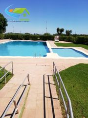 Casa a Los Belones. Acogedor dúplex en urbanización con piscina cerca de la playa en
