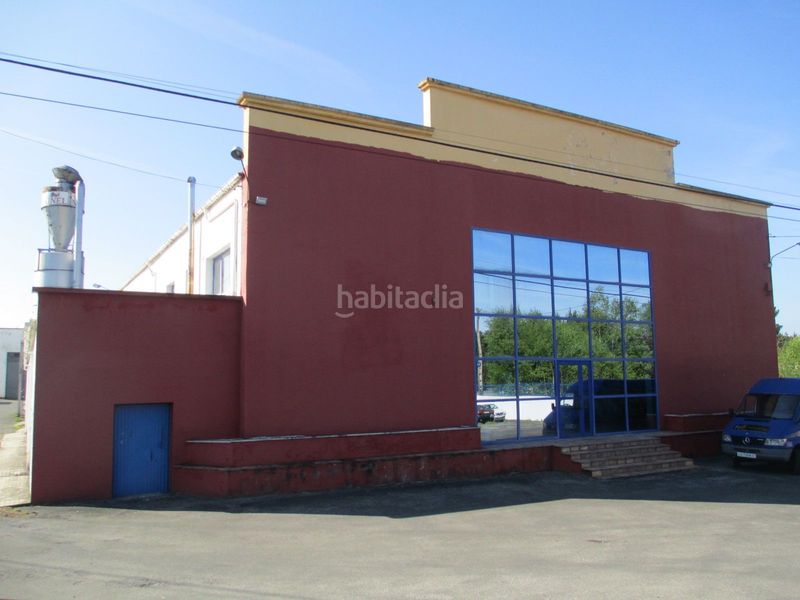 Foto c0ae1ffd-6e9e-492b-b150-be7da4e24cc4. Location bâtiment à usage industriel dans Parroquias del Este Lugo