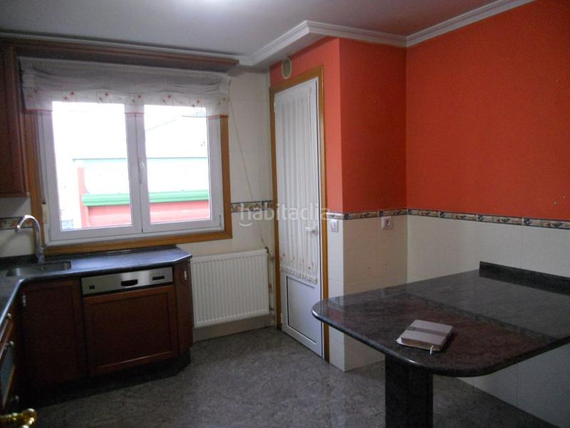 Foto 60e2c5d5-7319-493a-8241-ba3c1de365e3. Location duplex avec chauffage dans A Milagrosa Lugo