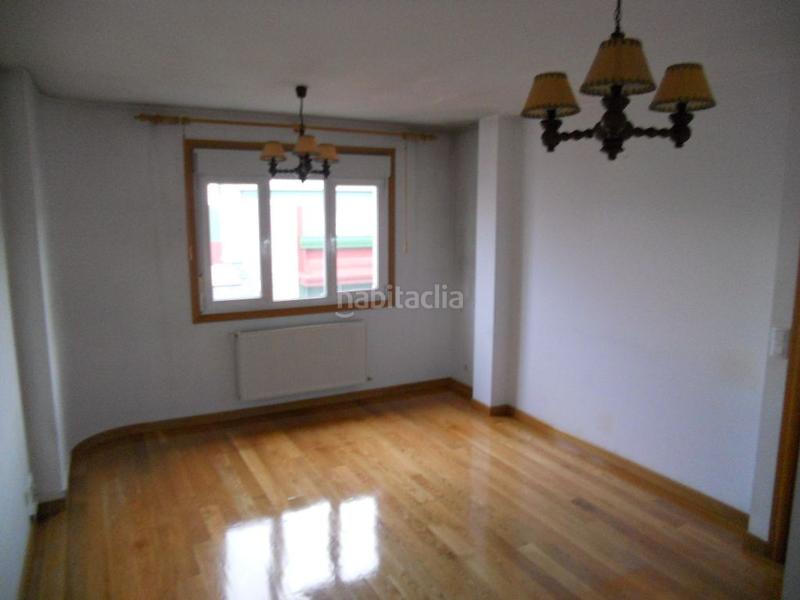 Foto 0d6fcfa2-d0b8-4ab2-ad9b-87dd54d52145. Miete zweistöckige wohnung mit heizung in A Milagrosa Lugo