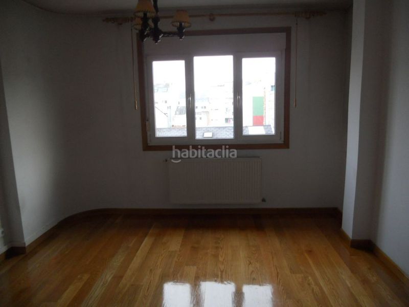 Foto b8fbf825-647f-488d-9d33-db9986e79c55. Alquiler dúplex zona avda da coruñaronda muralla en Lugo