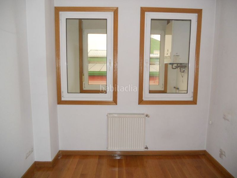 Foto 9bd4f16e-81c9-4a94-937c-ead6c4a82cc5. Location duplex avec chauffage dans A Milagrosa Lugo