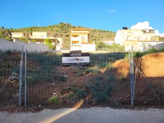 Terreny residencial a Castellnovo. ¡oportunidad única en el corazón de un encantador núcleo urbano!