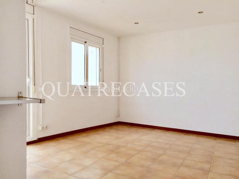 Foto 005c5f51-e4ca-464c-95ff-d43d3b7e63bb. Edificio en Guinardó Barcelona