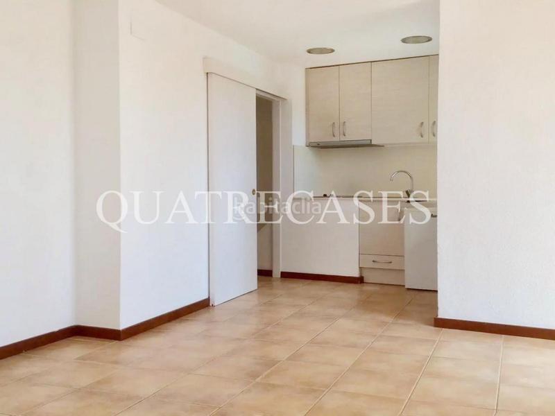 Foto ab2f2466-7f12-427c-a289-8dfaa80d8254. Edificio en Guinardó Barcelona