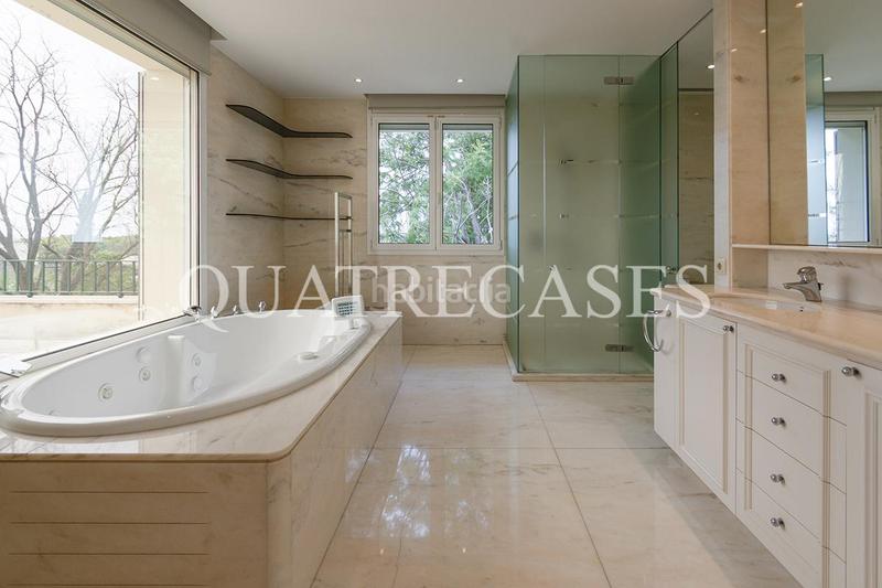 Foto 0cb6420c-c0a0-4504-99bd-2e84a343cf36. Casa amb calefacció aparcament piscina a Can Girona - Terramar - Vinyet Sitges