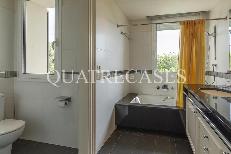 Foto 435fc3da-8e54-4f5e-9571-80b2c89b7c3c. Casa amb calefacció aparcament piscina a Can Girona - Terramar - Vinyet Sitges