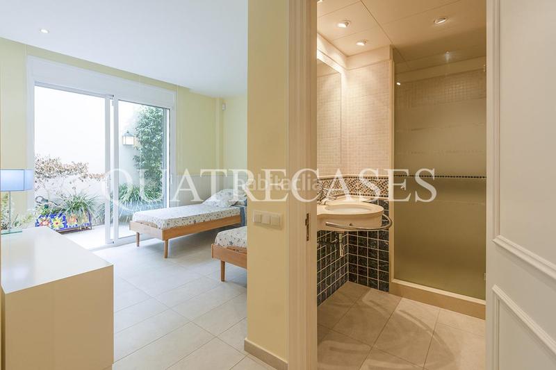 Foto c2ad6807-2ab2-4e04-881d-59468fcda2a1. Casa amb calefacció aparcament piscina a Can Girona - Terramar - Vinyet Sitges