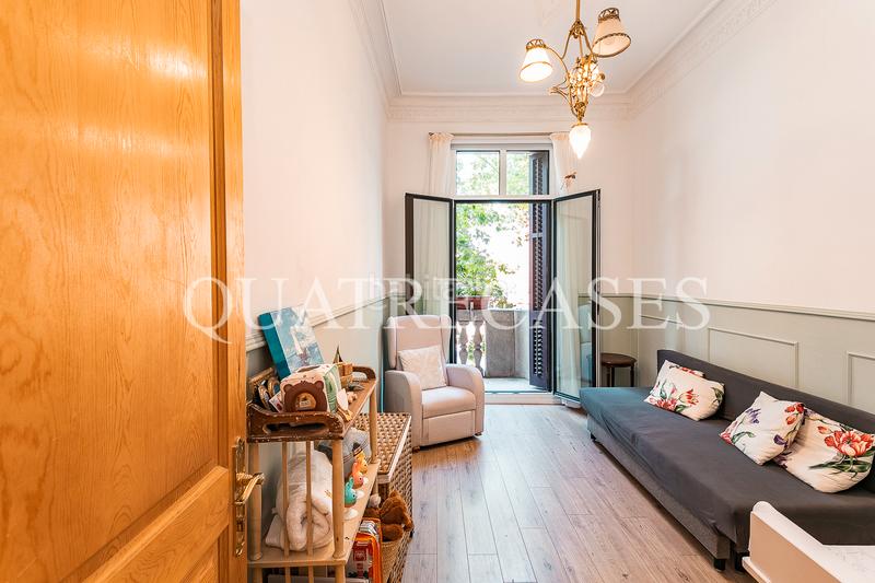 Foto 05e2d758-39cd-4e60-8d15-c6ae371986fe. Piso  señorial con gran terraza en finca regia junto al arco del triunfo. en Barcelona