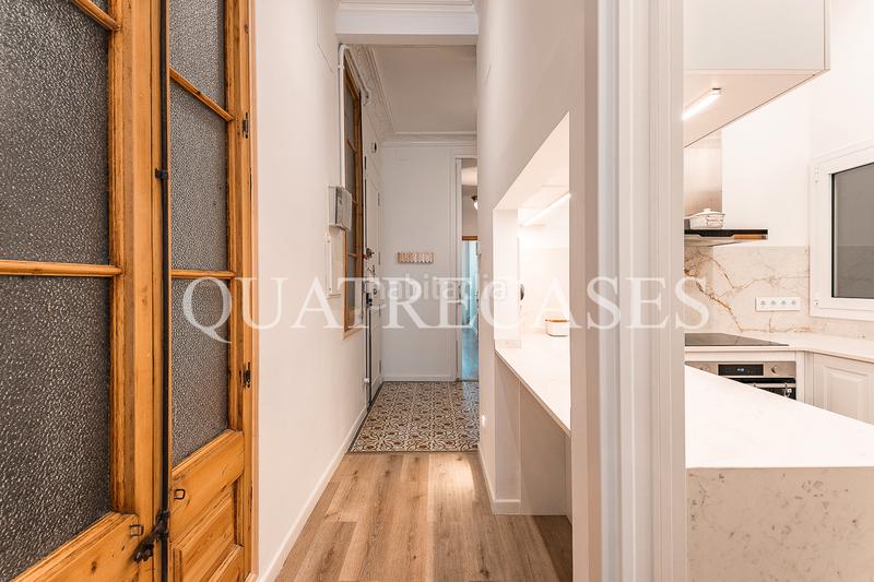 Foto aa0c6614-96c2-4c1c-a05e-52a00efe79f1. Piso  señorial con gran terraza en finca regia junto al arco del triunfo. en Barcelona