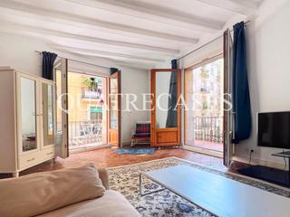 Appartamento  Carrer de sant gil. Piso luminoso todo exterior con 4 balcones, a 150 metros de rond