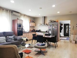 Casa en Tomelloso. Dos casas en una en venta en la localidad de tomelloso.