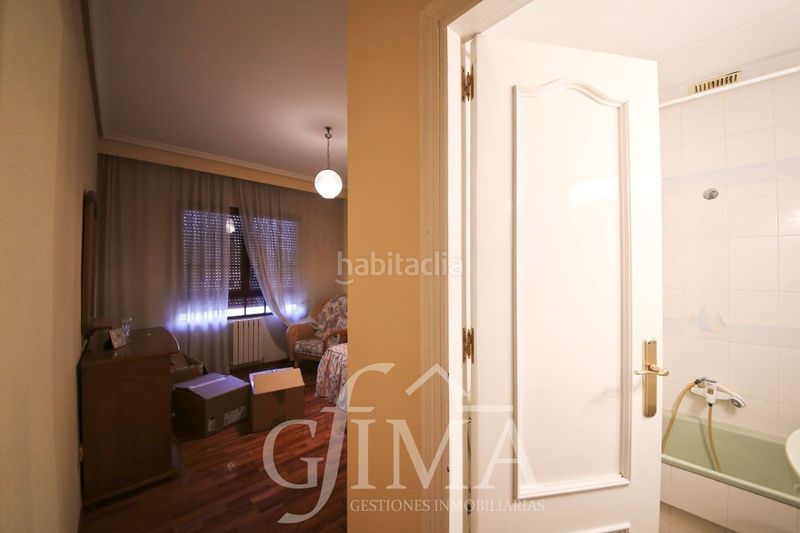 Foto 0112e6ba-86b0-4af6-8524-2e04f2e61153. Casa amb calefacció aparcament a Tomelloso