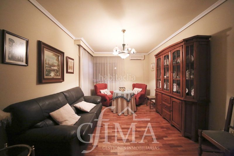 Foto a12b6ee3-733a-4bc4-8225-406962d2b329. Casa amb calefacció aparcament a Tomelloso