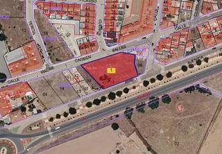 Terrain résidentiel à Manzanares. Terreno de 2.000m2