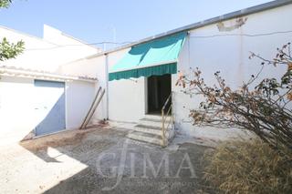 Haus in Tomelloso. Casa de planta baja con 363m2 de superficie y 11 metros de facha