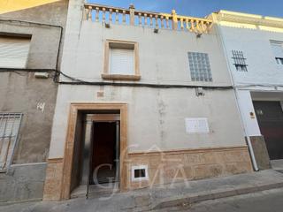 Maison à Pedro Muñoz. Casa de 3 dormitorios y 2 baños cerca del centro