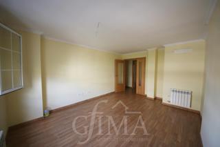 Appartement à Tomelloso. Piso de 3 dormitorios en la zona de la calle dña crisanta con ga