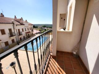 Chalet à Ruidera. Chalet adosado en venta con tres dormitorios y piscina comunitar