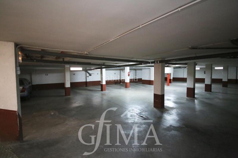 Foto 33865c6f-46f9-43cf-9d8c-abfffd3a35fc. Parking voiture dans Tomelloso