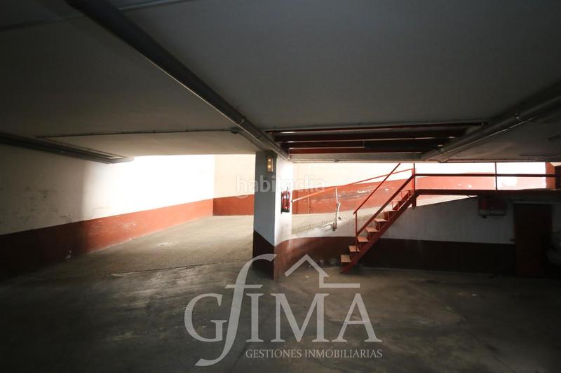 Foto 50c82da4-8da9-48f6-83e6-6ad56656c6c3. Parking voiture dans Tomelloso